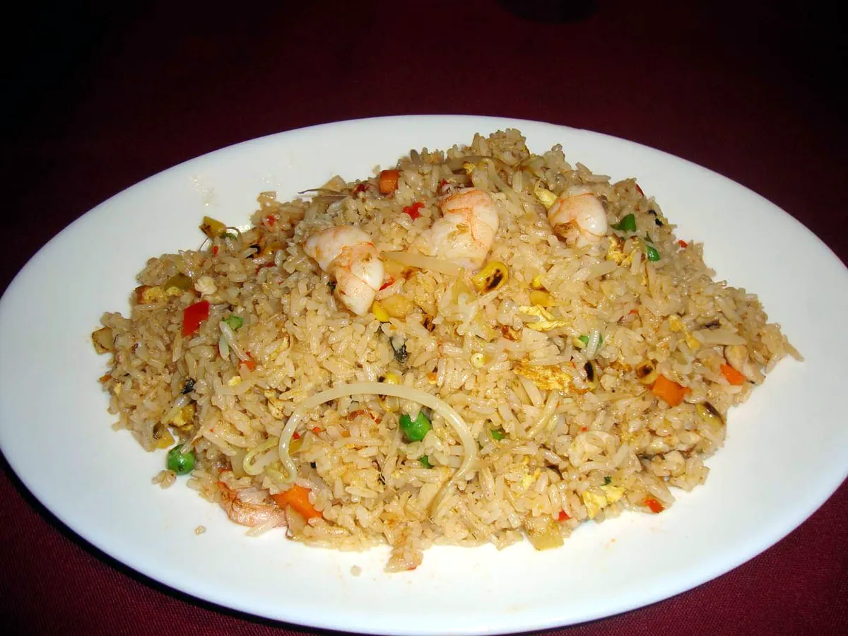 Riz frit style thaïlandais